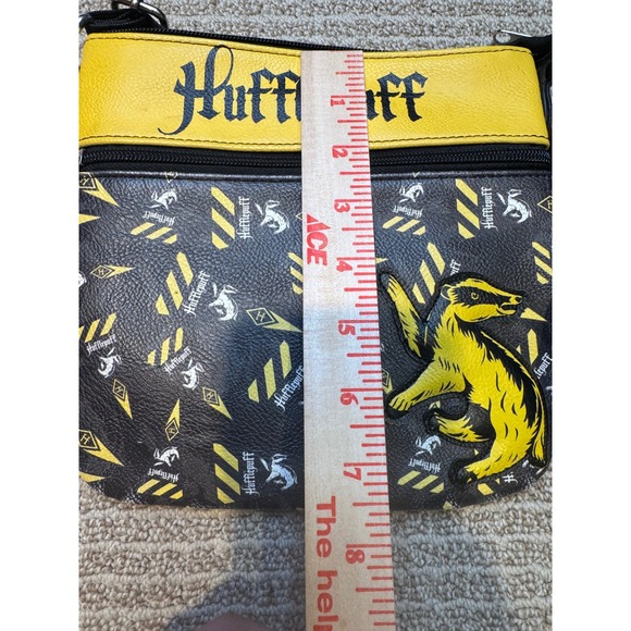 Harry Potter Danielle Nicole Hufflepuff Mini Backpack and Crossbody Bag Bundle - Picture 11 of 12
